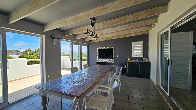 4 Bedroom Property for Sale in Lampiesbaai Western Cape